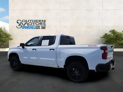Used 2025 Chevrolet Silverado 1500 LT Trail Boss w/ Convenience Package II AWD/4WD image 3
