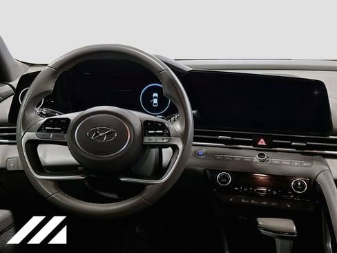 Used 2023 Hyundai Elantra SEL w/ Convenience Package FWD image 23