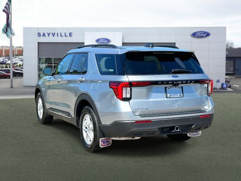 Used 2025 Ford Explorer Active image 4