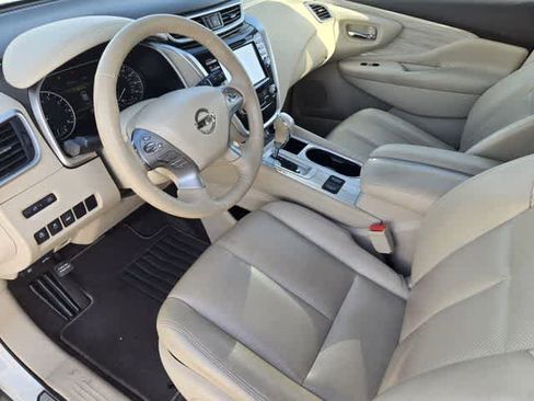 Used 2018 Nissan Murano SL w/ Moonroof Package image 2