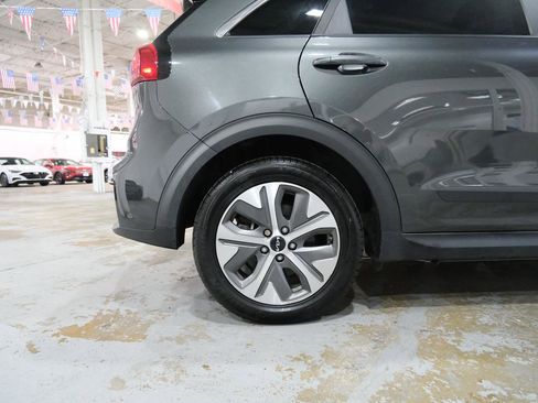 Used 2022 Kia Niro EX w/ Cold Weather Package image 12