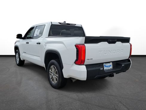 Used 2022 Toyota Tundra SR5 w/ SR5 Convenience Package image 3