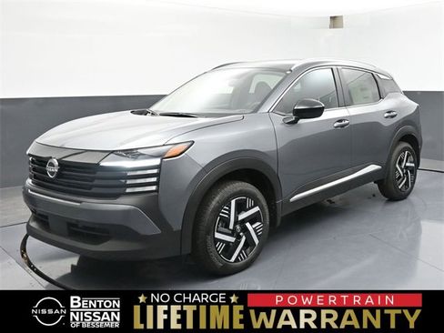 New 2026 Nissan Kicks SV image 1