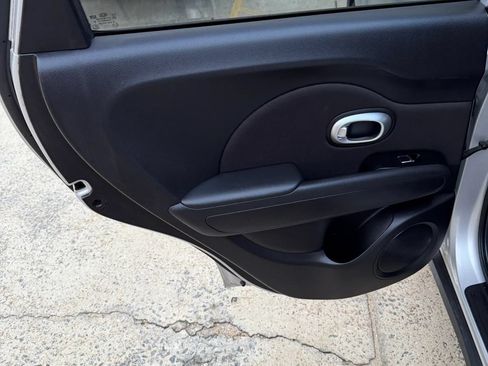 Used 2019 Kia Soul FWD image 8