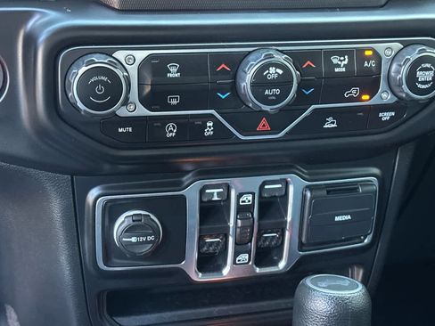 Used 2021 Jeep Wrangler Unlimited Sport AWD/4WD image 20