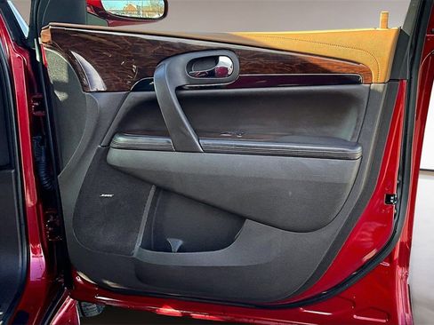 Used 2013 Buick Enclave Premium image 24