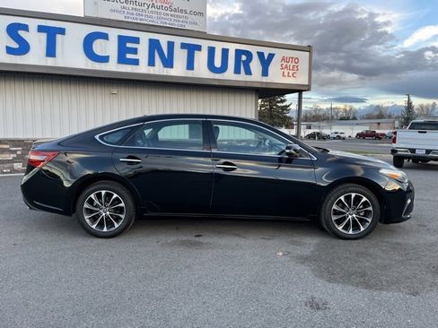 Used 2016 Toyota Avalon XLE image 15