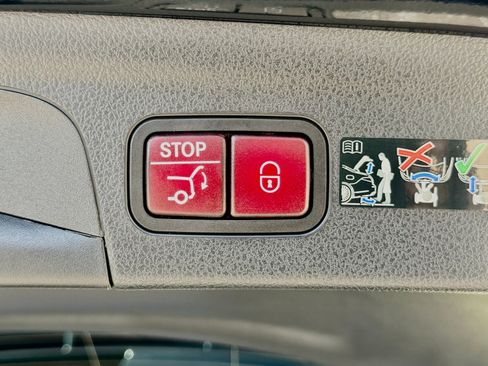 Used 2025 Mercedes-Benz GLE 350 4MATIC image 17