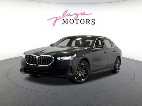 Used 2026 BMW 530i xDrive w/ Convenience Package AWD/4WD image 2