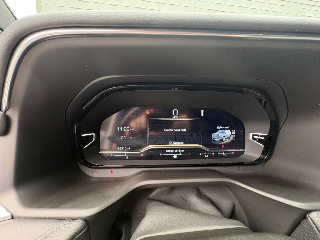 Used 2023 GMC Yukon XL Denali w/ Advanced Technology Package AWD/4WD image 18