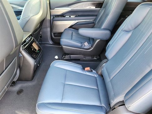 New 2025 Cadillac Escalade IQ Luxury 2 image 19