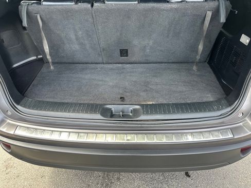 Used 2016 Toyota Highlander XLE image 12