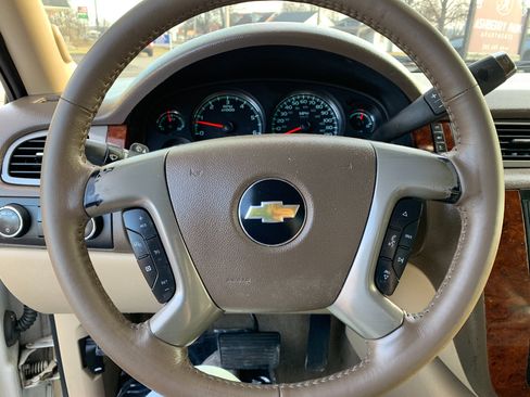 Used 2012 Chevrolet Avalanche LTZ image 16