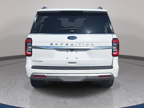 Used 2022 Ford Expedition Platinum image 6