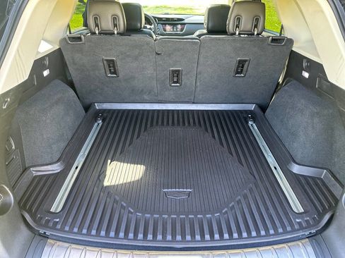 Used 2018 Cadillac XT5 Luxury w/ Driver Awareness Package image 16