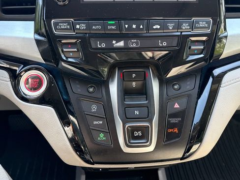 Used 2021 Honda Odyssey Touring image 23