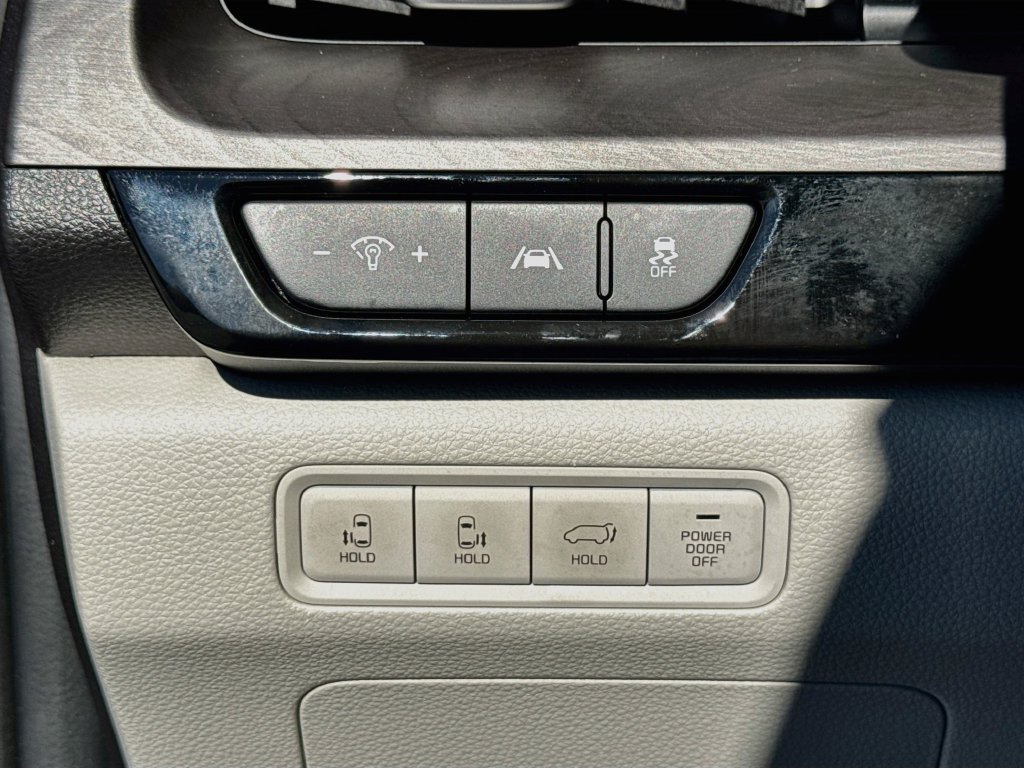Certified 2024 Kia Carnival SX FWD image 13