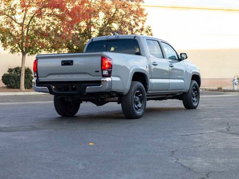 Used 2021 Toyota Tacoma SR5 image 3