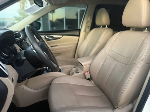 Used 2016 Nissan Rogue SL w/ SL Premium Package FWD image 14
