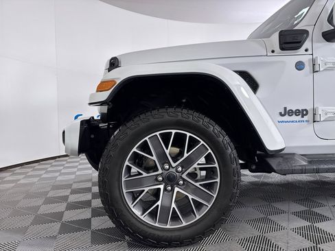 Used 2024 Jeep Wrangler High Altitude AWD/4WD image 22