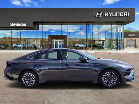 New 2026 Hyundai Sonata Limited FWD image 4