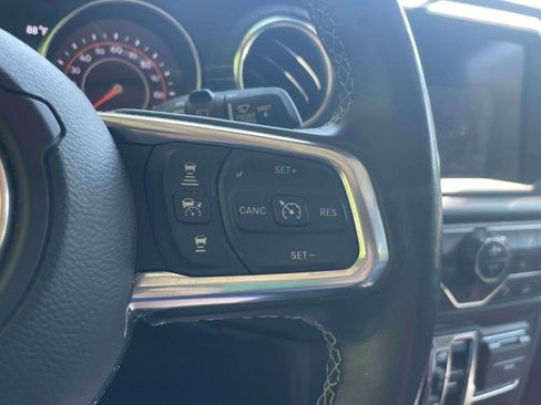 Used 2021 Jeep Wrangler Unlimited Sahara AWD/4WD image 21