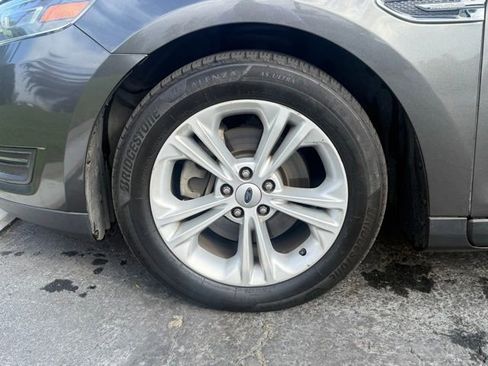 Used 2017 Ford Taurus SEL image 23