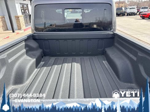 Used 2023 Jeep Gladiator Overland image 18