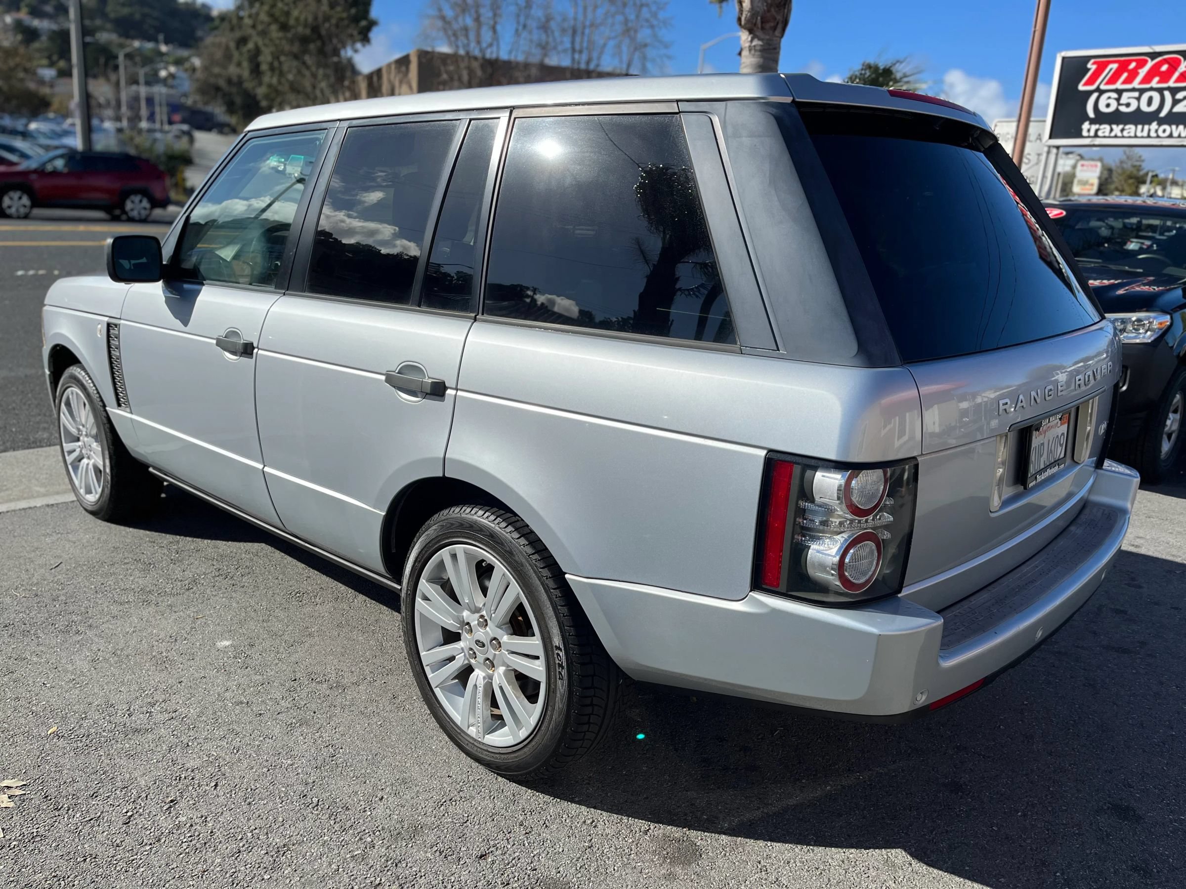 Used 2011 Land Rover Range Rover HSE LUX AWD/4WD image 5