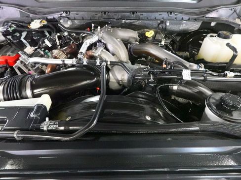 Certified 2025 Ford F250 Platinum w/ FX4 Off-Road Package AWD/4WD image 35