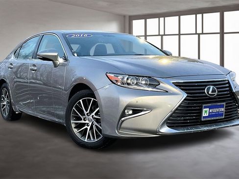 Used 2016 Lexus ES 350 w/ Navigation System Package image 3
