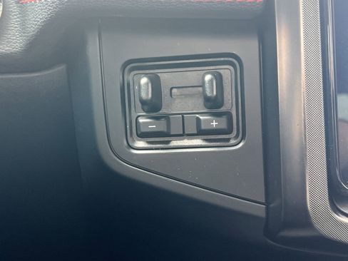 Used 2023 Ford Expedition Limited image 10