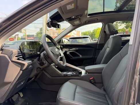 Used 2025 Audi Q5 Premium w/ Convenience Package AWD/4WD image 18