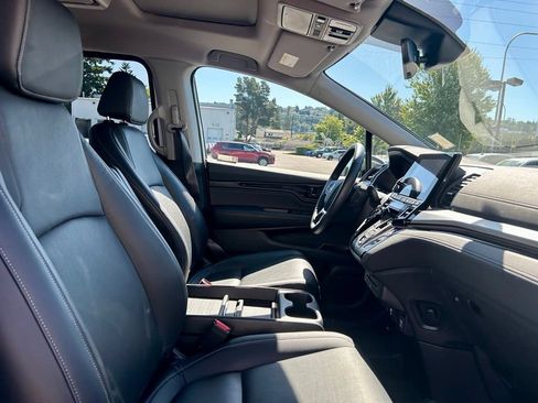 Used 2023 Honda Odyssey Touring image 18