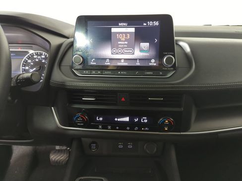Used 2024 Nissan Rogue SV FWD image 13