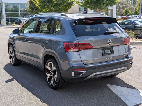 Used 2022 Volkswagen Taos SEL image 5