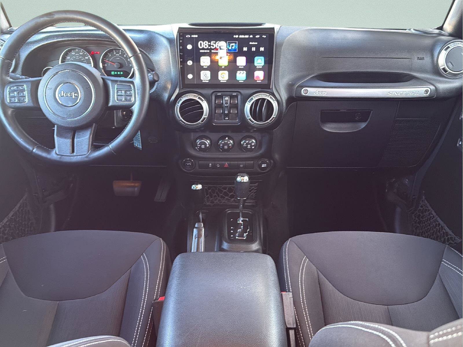 Used 2017 Jeep Wrangler Unlimited Sahara w/ Connectivity Group AWD/4WD image 13
