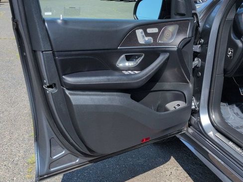 Used 2023 Mercedes-Benz GLS 450 4MATIC image 9