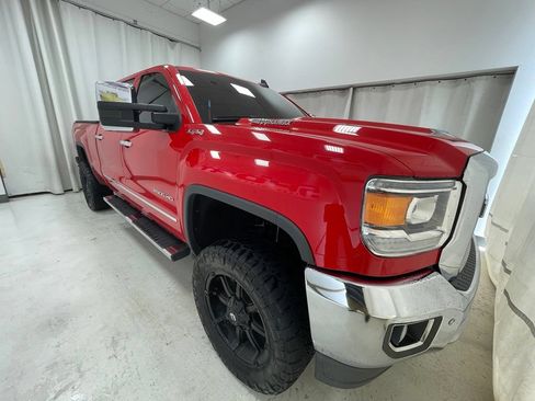 Used 2018 GMC Sierra 2500 SLT w/ Duramax Plus Package AWD/4WD image 3
