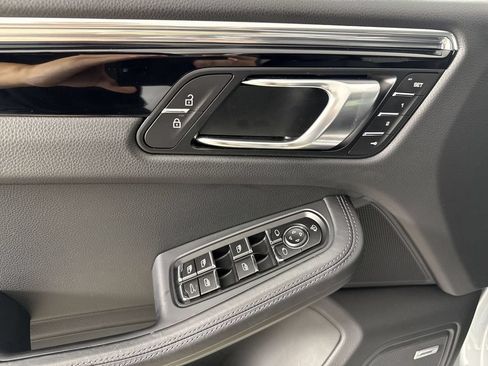 Certified 2026 Porsche Macan S AWD/4WD image 34