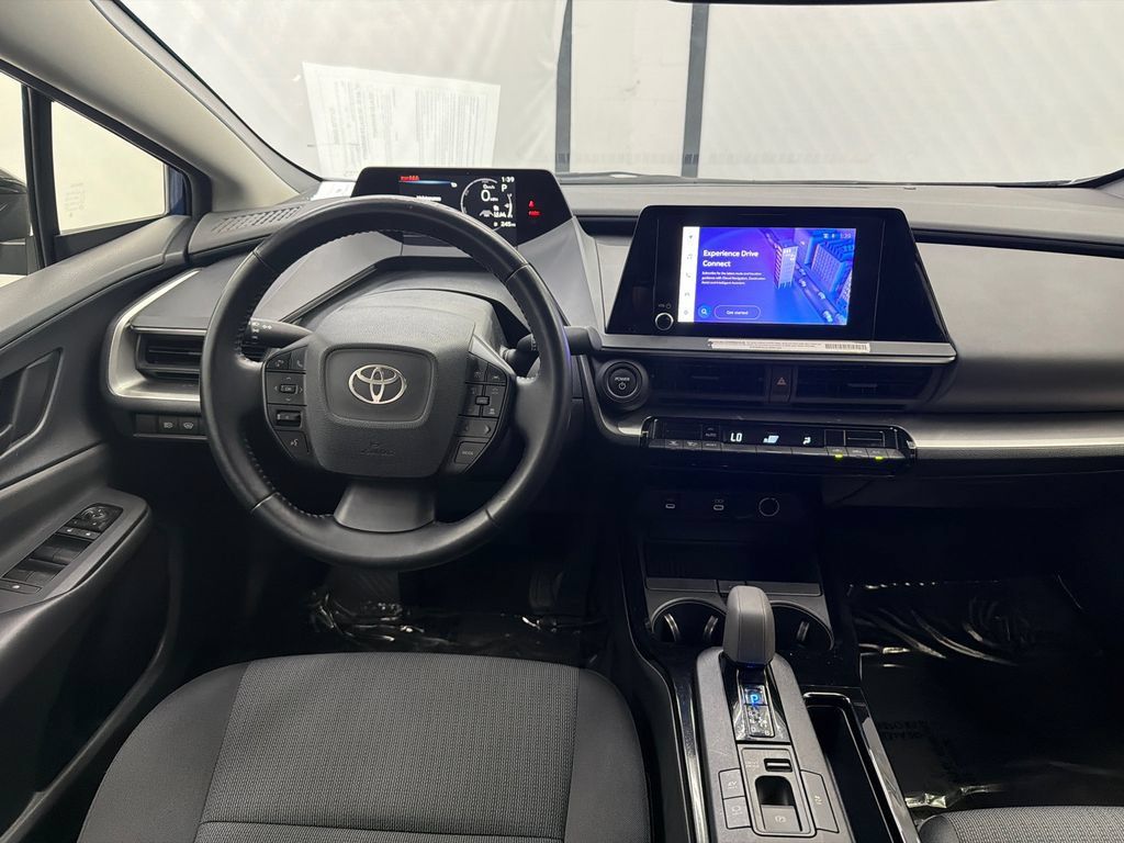 Used 2024 Toyota Prius LE FWD image 20