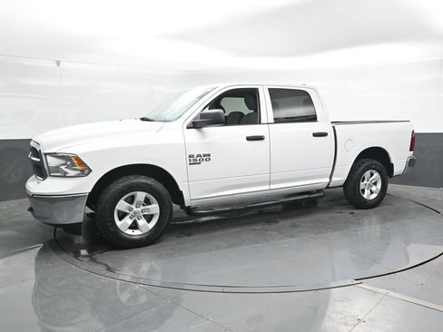 Used 2022 RAM 1500 Classic SLT AWD/4WD image 8