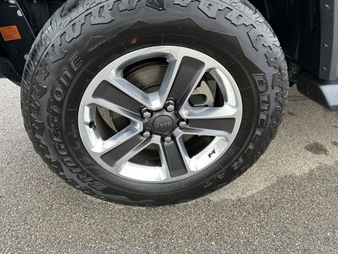 Used 2018 Jeep Wrangler Unlimited Sahara w/ Cold Weather Group image 4