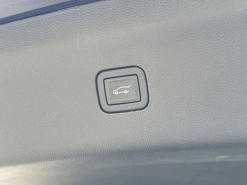 Used 2023 Buick Enclave Avenir w/ Avenir Technology Package image 14