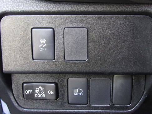 Certified 2022 Toyota Tacoma SR5 RWD image 32