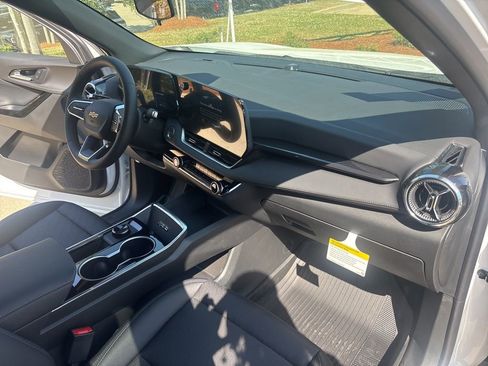 New 2026 Chevrolet Equinox LT w/ Convenience Package II FWD image 46