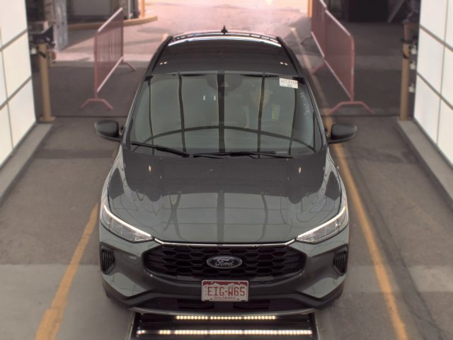 Used 2025 Ford Escape ST-Line AWD/4WD image 2