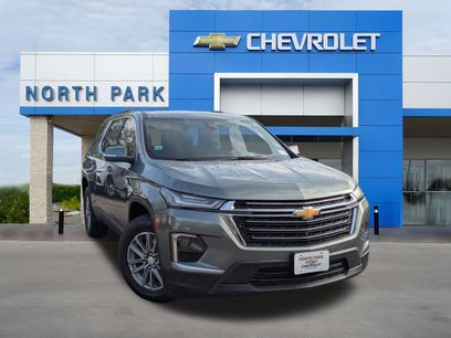 Used 2022 Chevrolet Traverse LT