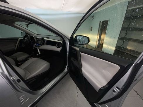 Used 2014 Toyota RAV4 XLE AWD/4WD image 24