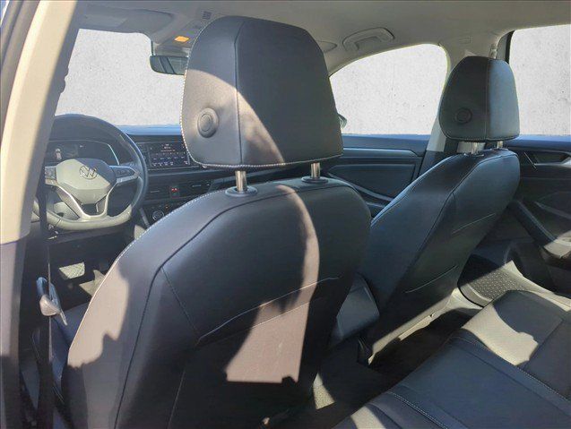 Used 2024 Volkswagen Jetta SE FWD image 28